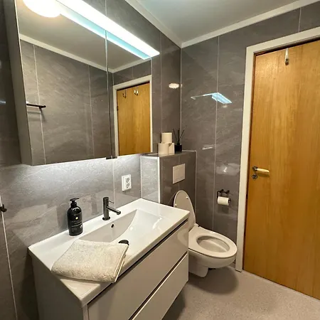 Lovely Fully Furnished Apartment *