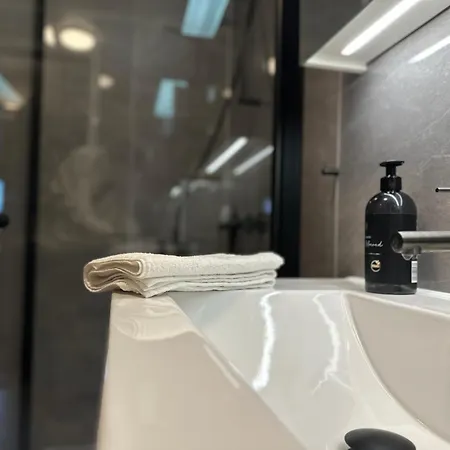 Appartamento Lovely Fully Furnished