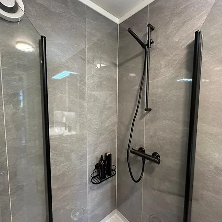 Lovely Fully Furnished *